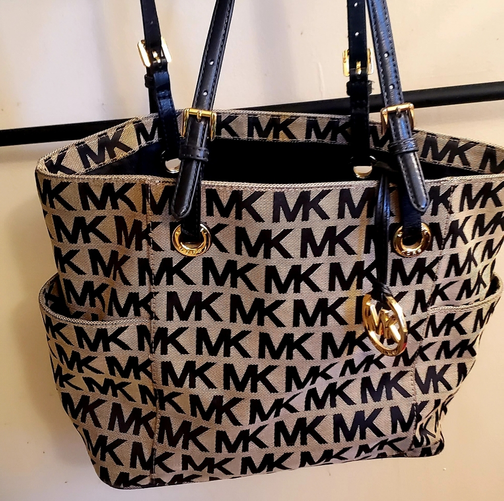 Michael Kors Large Black Signature  Jet Set Shoulder Bag Tote Three Compartments
